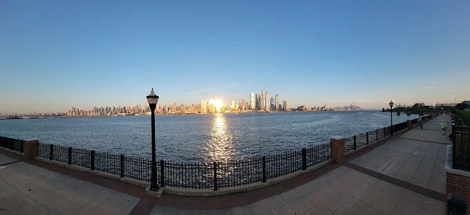 Hudson River Waterfront Walkway (Weehawken)